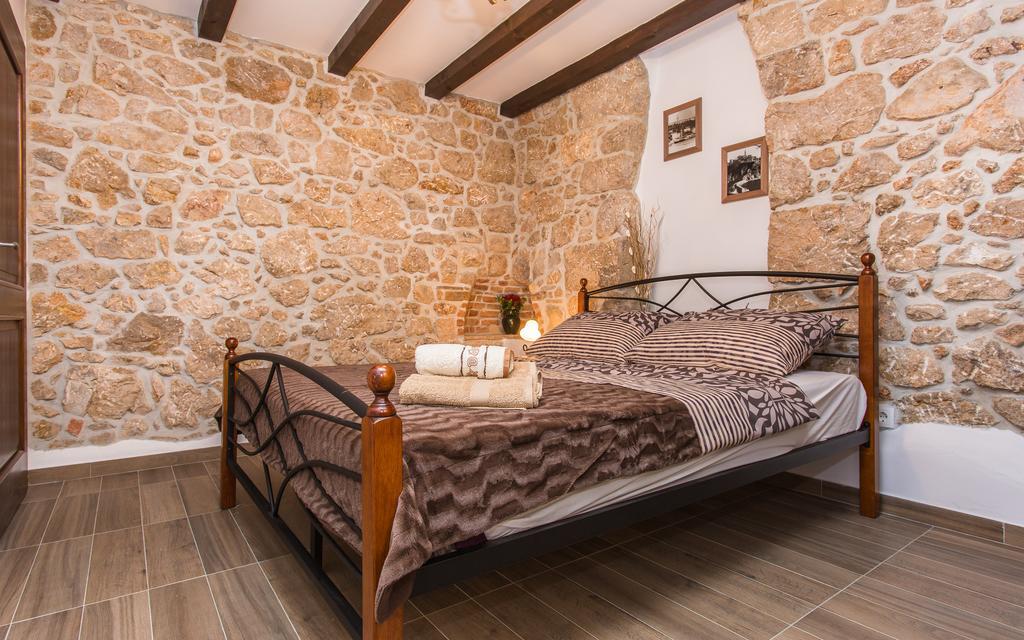 Apartman Bonaca Vrbnik Exteriör bild