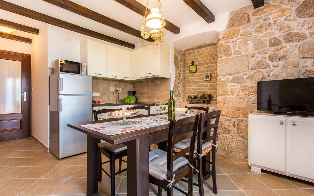Apartman Bonaca Vrbnik Exteriör bild