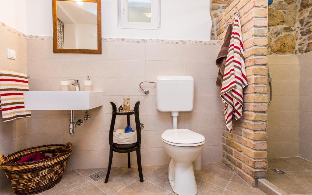 Apartman Bonaca Vrbnik Exteriör bild